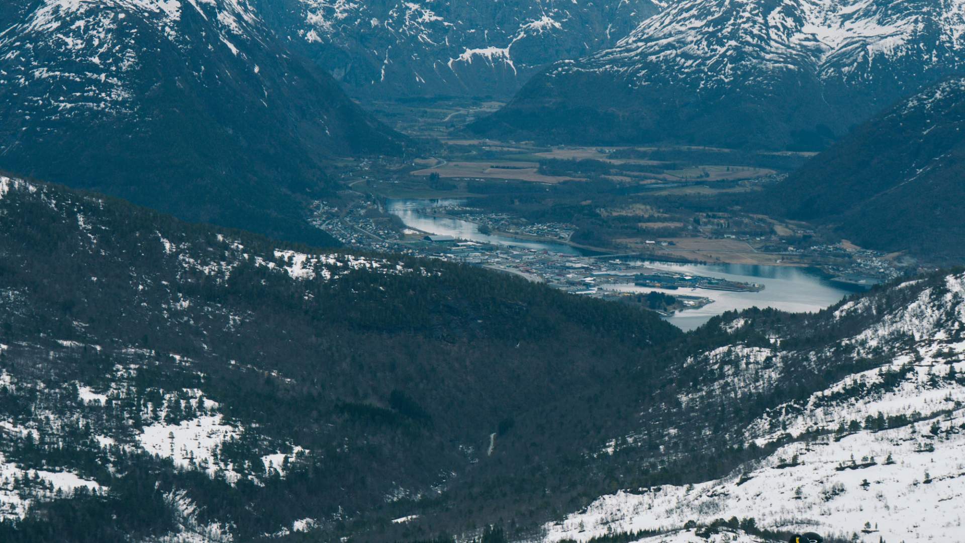 Introduction to Randonée Skiing in Romsdalen with Norsk Tindesenter