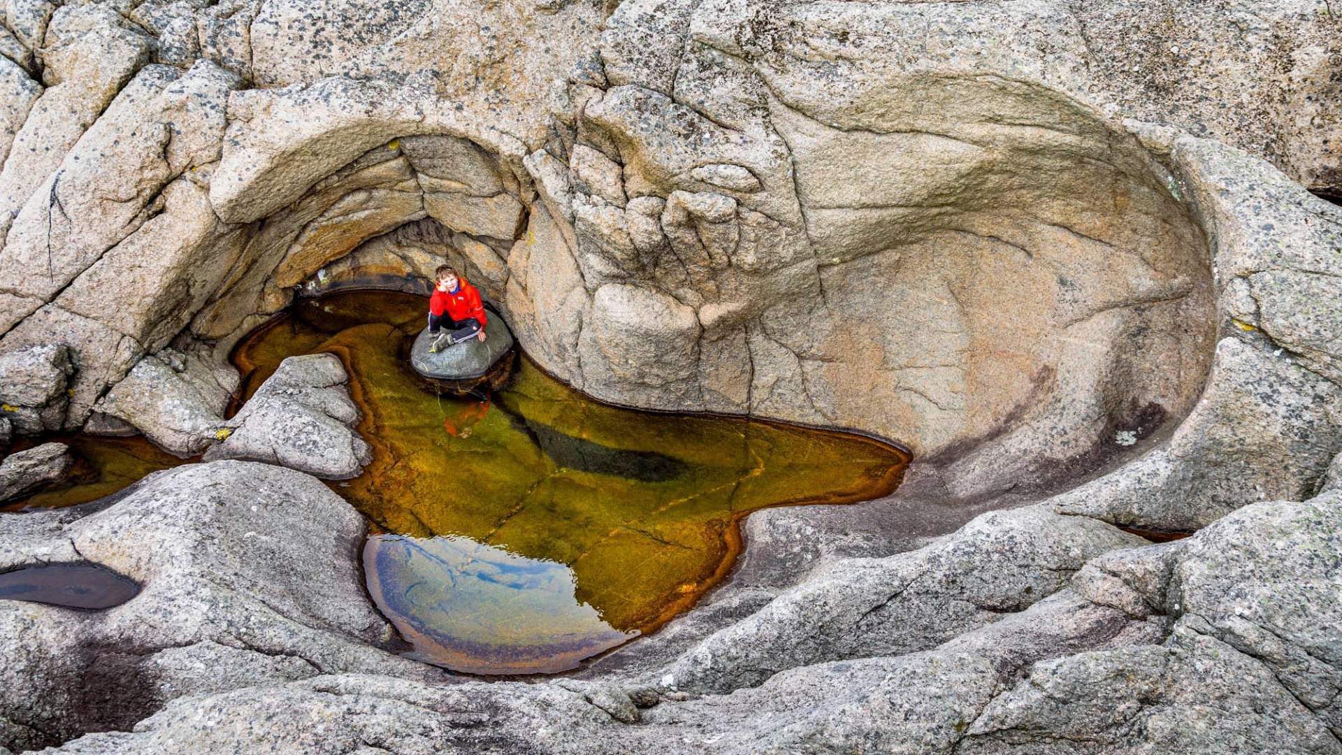 Auglend, Vandringshavn og Brønnesodden