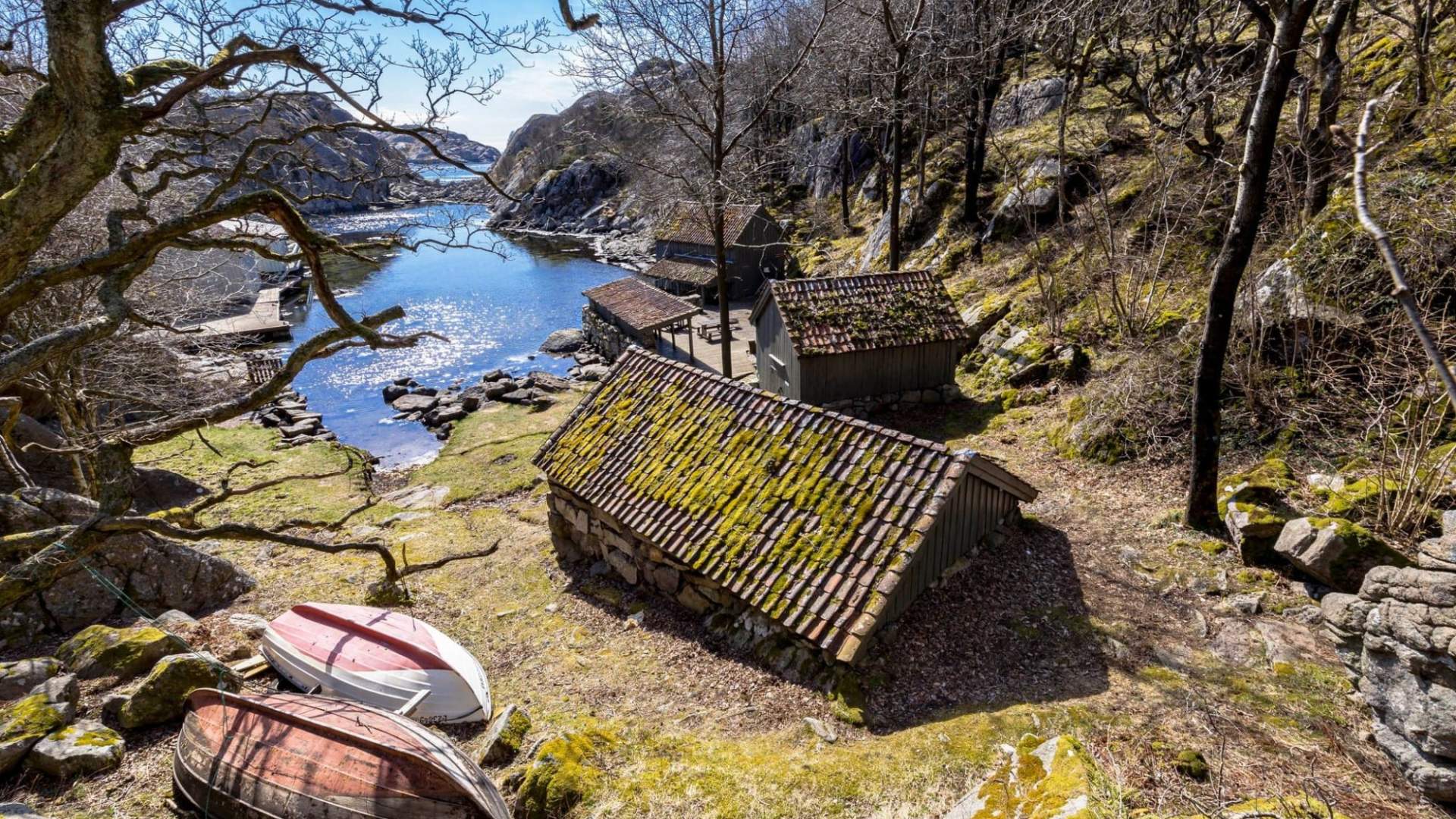 Auglend, Vandringshavn og Brønnesodden