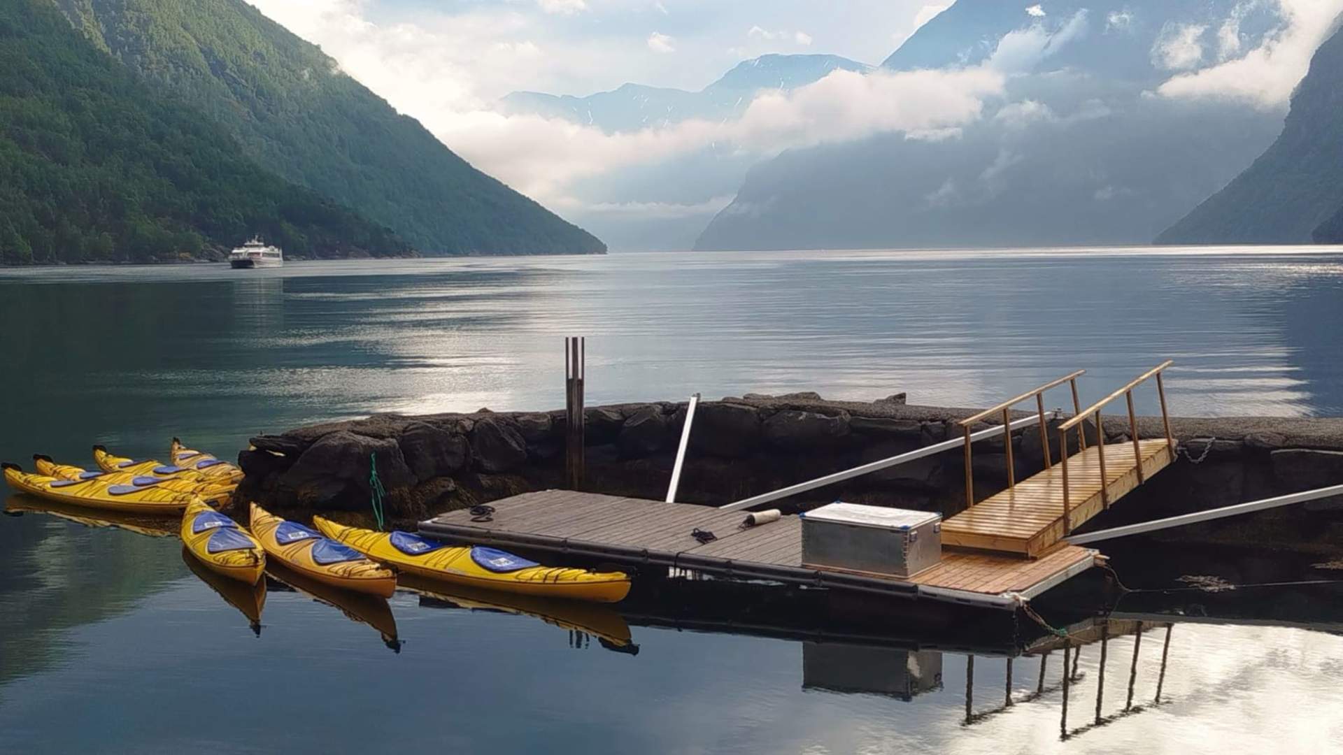 Geführte Fjordkajaktour in Geiranger mit Uteguiden
