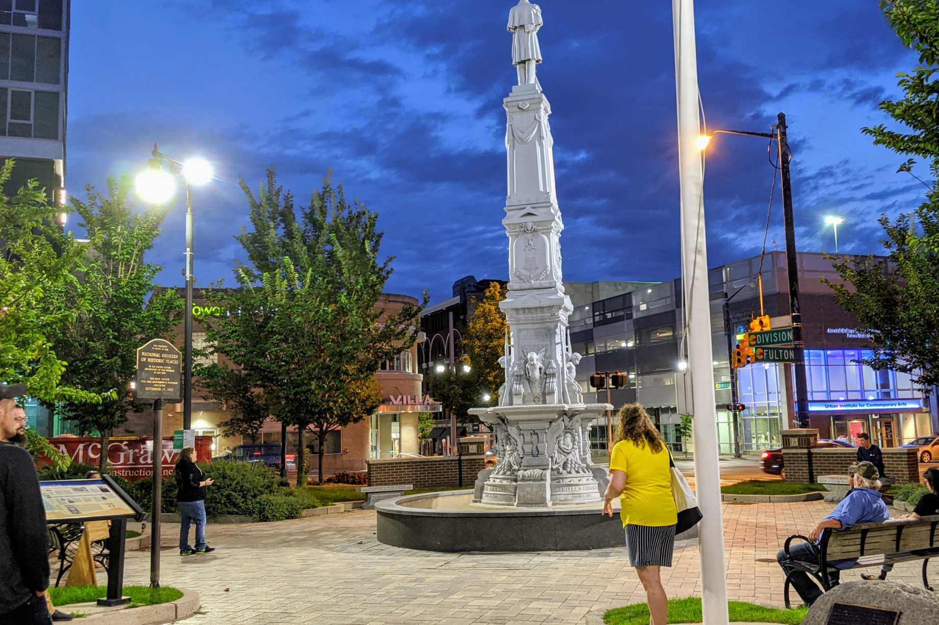 Downtown Grand Rapids Nightlife, Restaurants & Shopping