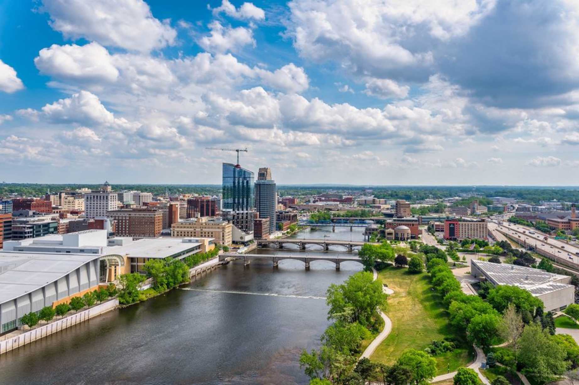 Downtown Grand Rapids Nightlife, Restaurants & Shopping