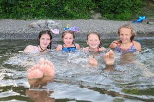 Finger Lakes Beaches Where To Swim Water Activities Finger Lakes Kids Swimming Canandaigua Lake Beach