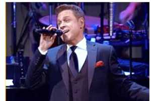 Singing With The Big Bands starring Mark O'Toole - Cover Photo