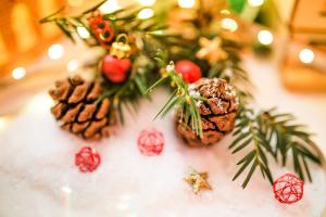 the following restaurants are open for the christmas holiday some restaurants will have special hours or limited menus - Cracker Barrel Christmas Eve Hours the following restaurants are open for the christmas holiday some restaurants will have special hours or limited menus - Cracker Barrel Christmas Eve Hours
