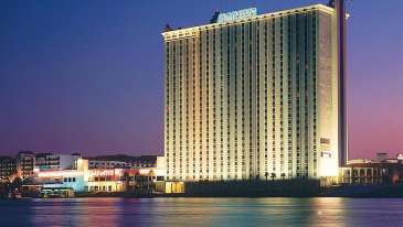 Laughlin Deals Package Savings On Hotels Dining Entertainment