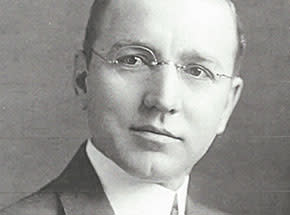 Dr-William-Scholl-photo