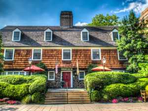 Princeton Restaurants Places To Eat Cafes Bakeries Seafood Yankee Doodle Tap Room At The Nau Inn