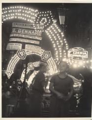 “Mulberry Street” by Sid Grossman, © Estate of Sid Grossman