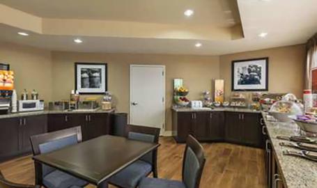 Hampton Inn Hotel Merrillville breakfast
