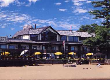 Traverse City Hotels Resorts Lodging Accommodations Beach Haus Resort 1489 Us 31 North Traverse City Mi 49686