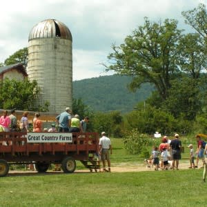 Great-Country-Farms-hayride-300x300