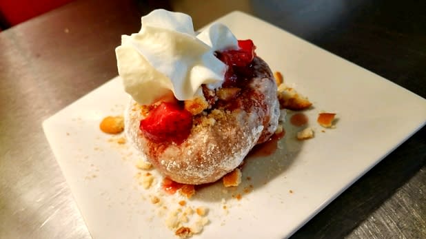 Twin Peaks Coffee & Donuts