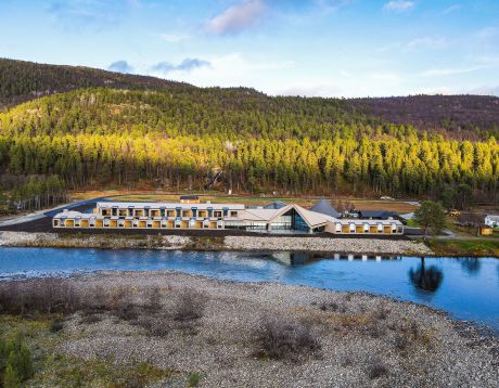 Arctic Wilderness Lodge