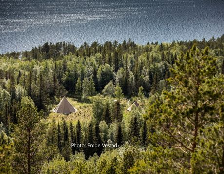 Sámi Safari Camp - Close to nature, yourself and Sami culture