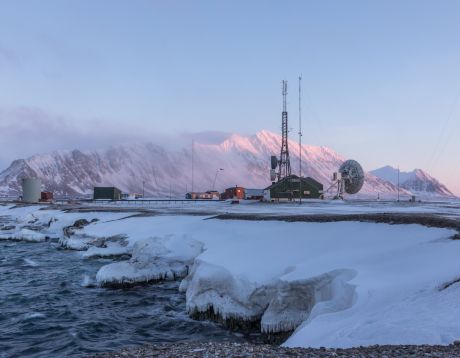 Isfjord Radio Adventure Hotel