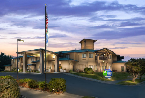 Holiday Inn Express Hotel & Suites
