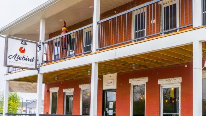 Alebird Taphouse And Brewery Restaurants In Byron Center Mi