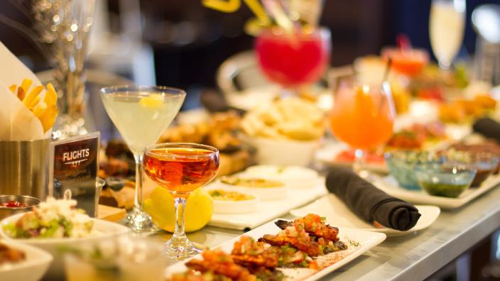 flights restaurant las vegas happy hour