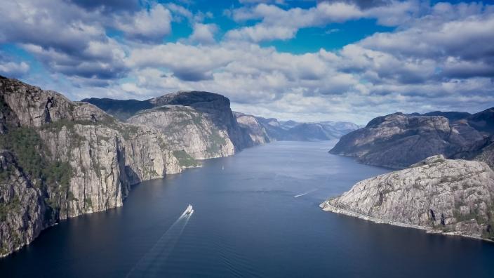 Touristen Autofahre Auf Dem Lysefjord Ferries Boats Forsand Norway