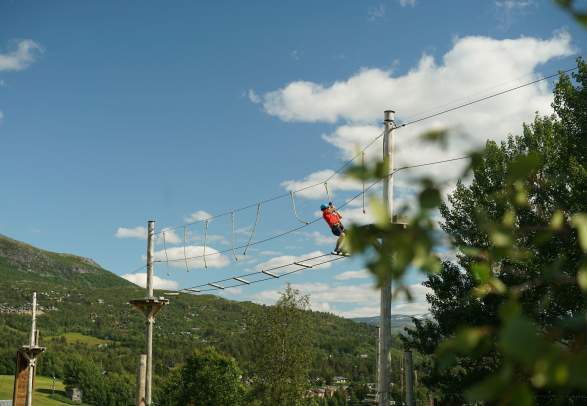 Høyt & lavt klatrepark på Bjorli