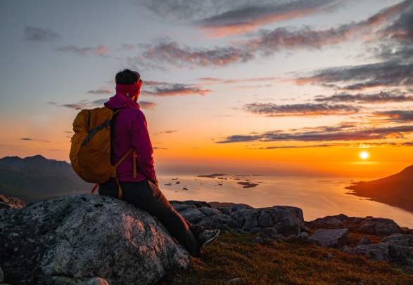 Hiking and biking along the scenic route at Skaland