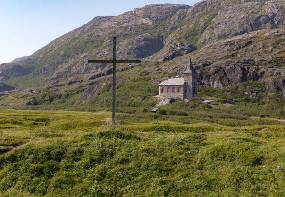 Visit the Russian border and King Oscar II Chapel, Varanger