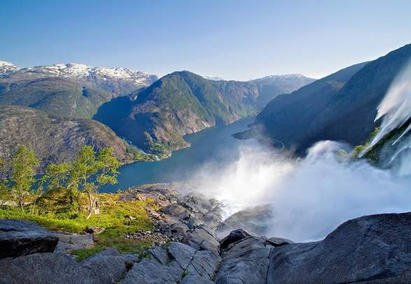 Daytrip to the top of Langfoss waterfall