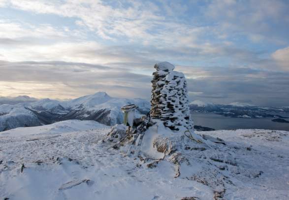 Skiing at Høgfjellet (689 m.a.s.l.)