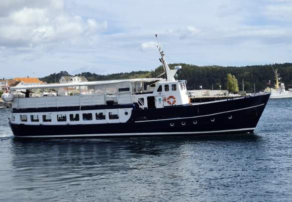 Boat sightseeing with M/B Øya Lillesand - Kristiansand - Lillesand