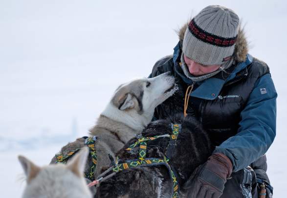 Shine of the glacier - Basecamp Spitsbergen