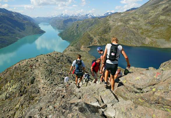 Besseggen and Svartdalen Valley - Hiking package