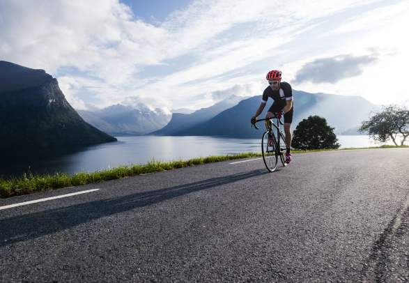 Roadbike rental at Hotel Aak