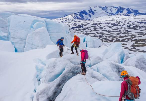 Aktiv i Lom | Glacier walking on Bøverbreen