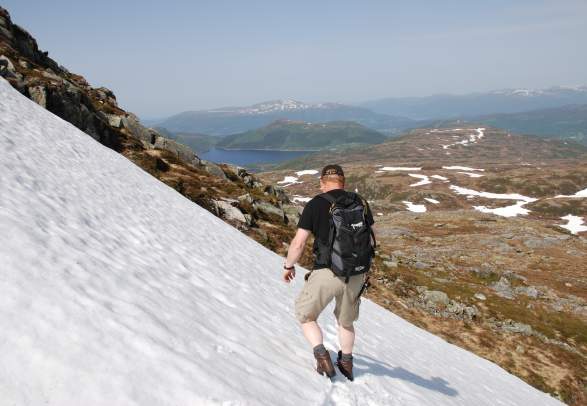 Hike to Hjelmkonna mountain (846 m.a.s.l.)