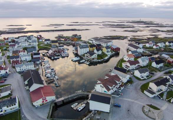 Veiholmen, Smøla county