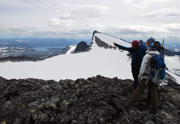Hiking in Jotunheimen - summit trip to Falketind
