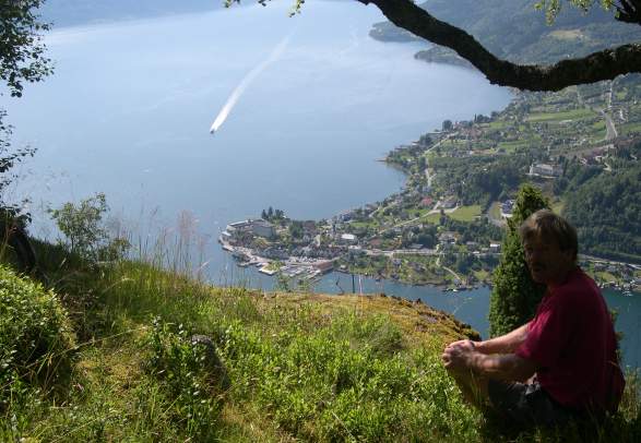 Hiking: Tjuatoten (50-1098 masl)