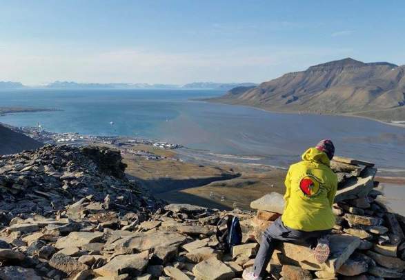 Lindholmhøgda: Hike to panoram view (459 masl) - Svalbard Wildlife Expeditions