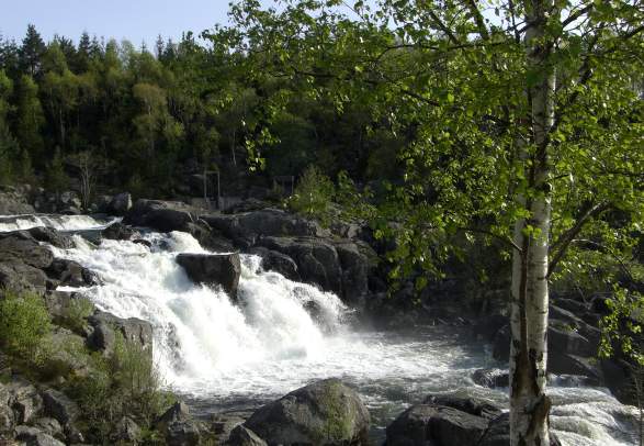 The waterfall in the Jørpelands-river – and the nature path