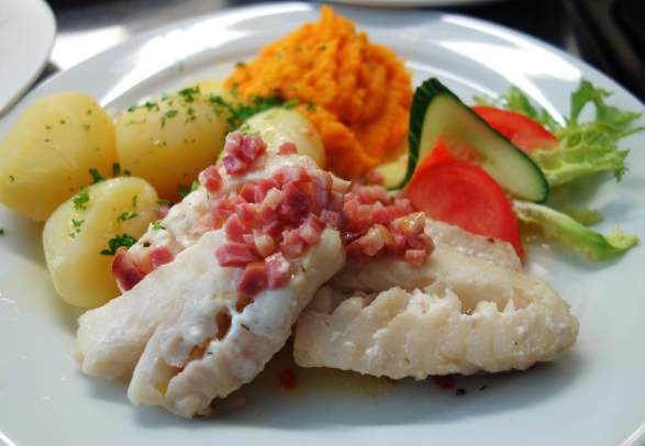 Café & kiosk at Flørli