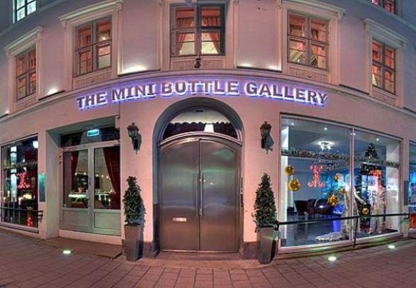 Museo di bottiglie mignon