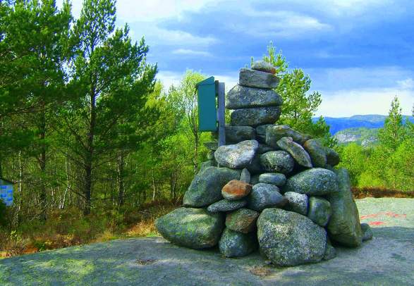 Varden Hamreheia hiking