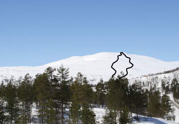 Randonee skiing to Svånuten