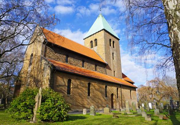 Gamle Aker kirke