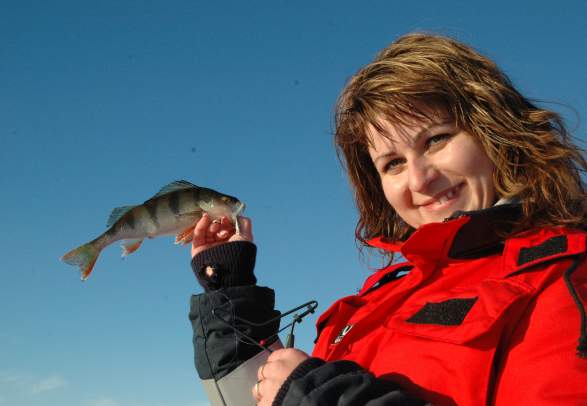 Ice fishing near Gjøvik Hostel Hovdetun