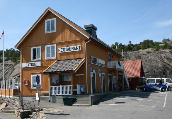 Walking path Gjeving to Normannvik and Langhei