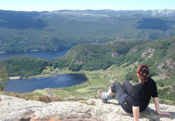 Hike to the summit of Vardefjell