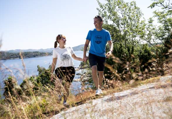 Coastal path at Bjørkøya