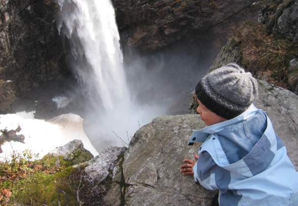 Månafossen and Friluftsgården Mån